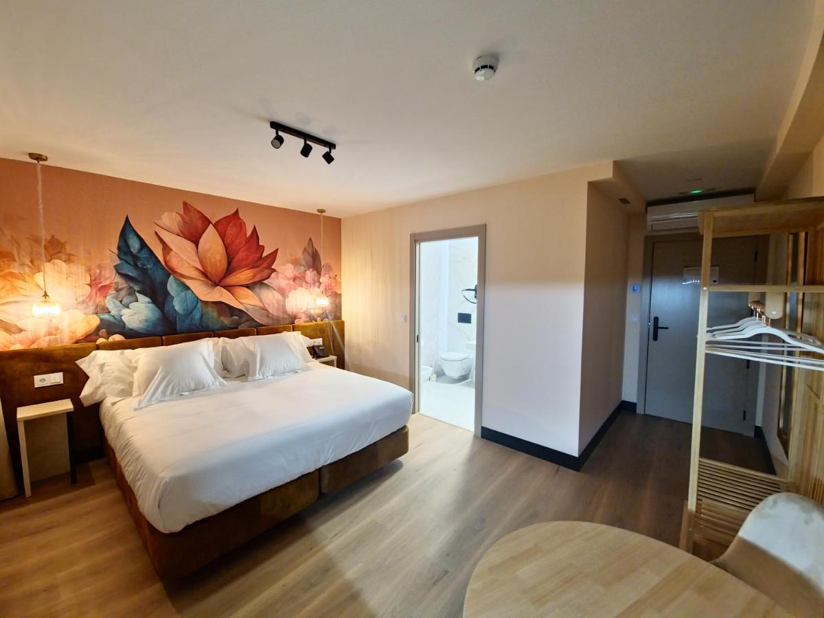 Hotel Suites Moma Centro Villanueva De La Serena Exteriör bild