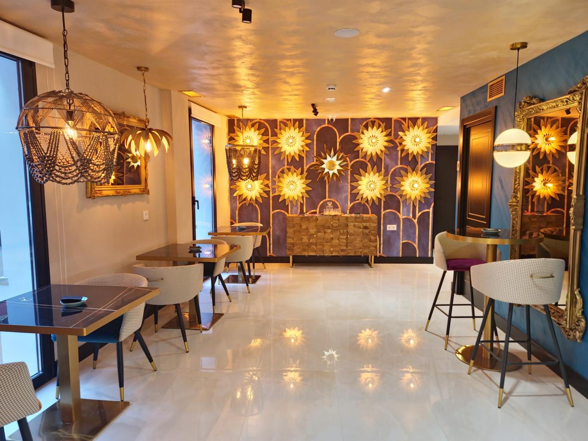Hotel Suites Moma Centro Villanueva De La Serena Exteriör bild