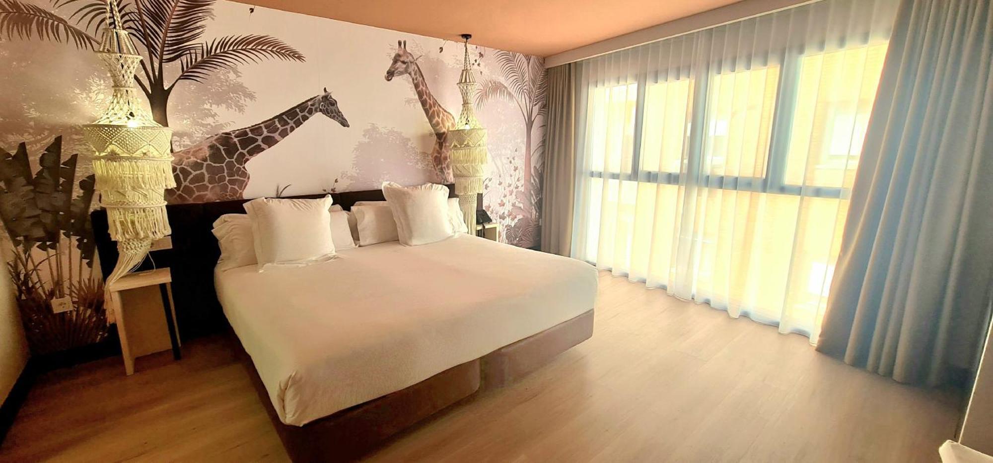 Hotel Suites Moma Centro Villanueva De La Serena Exteriör bild