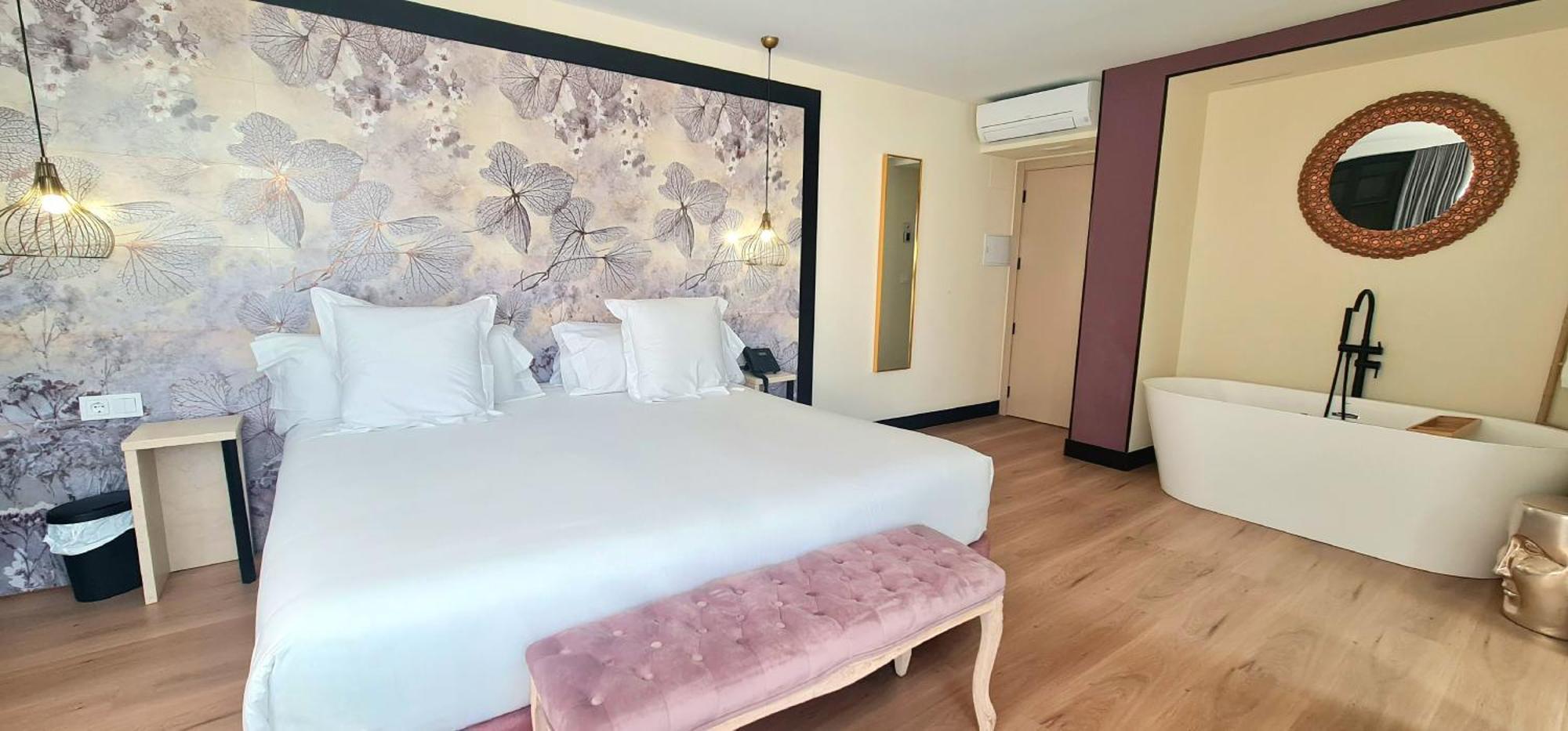 Hotel Suites Moma Centro Villanueva De La Serena Exteriör bild
