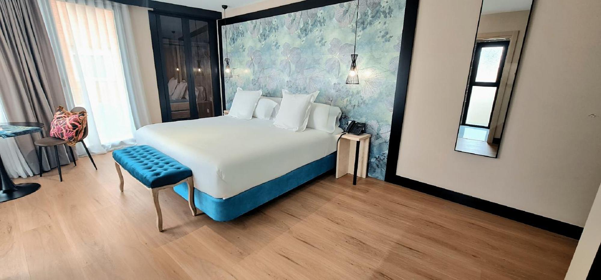 Hotel Suites Moma Centro Villanueva De La Serena Exteriör bild