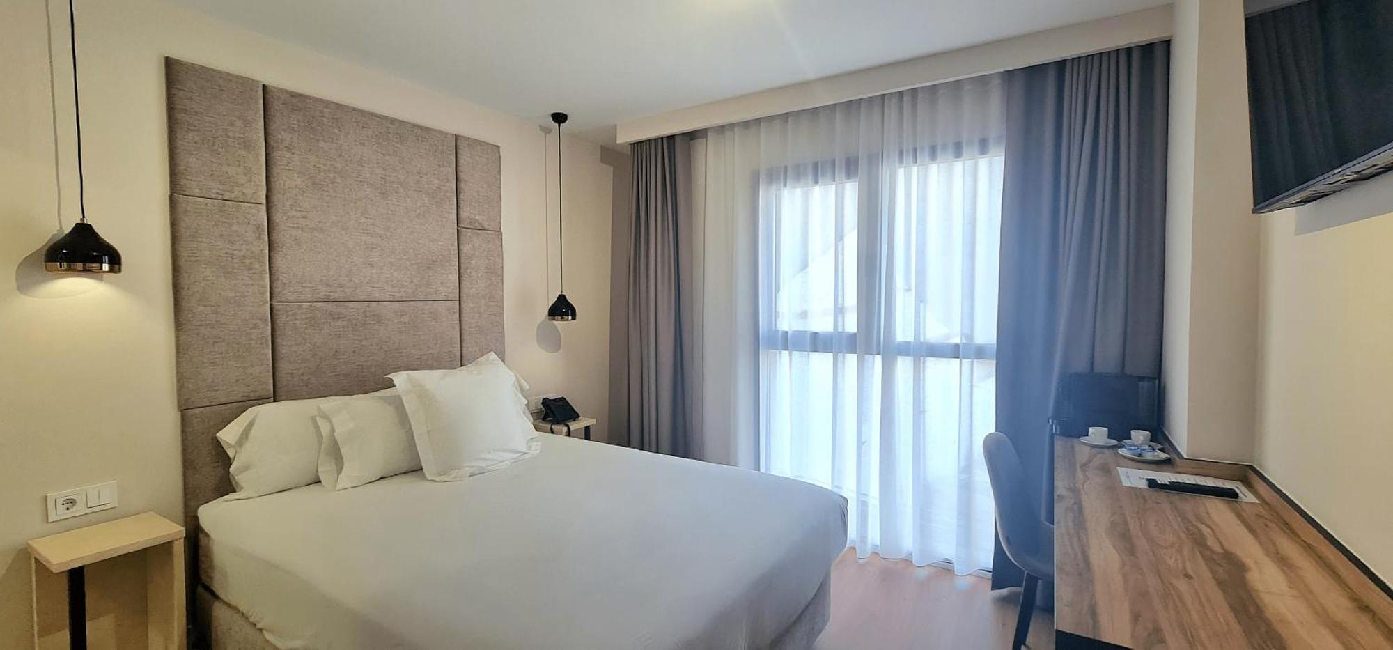Hotel Suites Moma Centro Villanueva De La Serena Exteriör bild