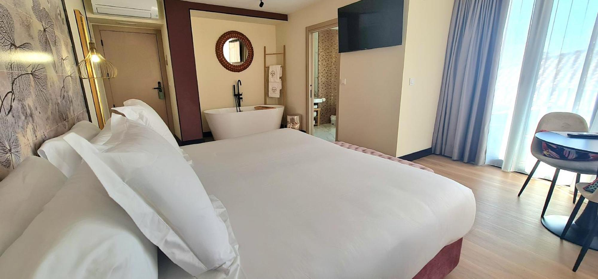 Hotel Suites Moma Centro Villanueva De La Serena Exteriör bild