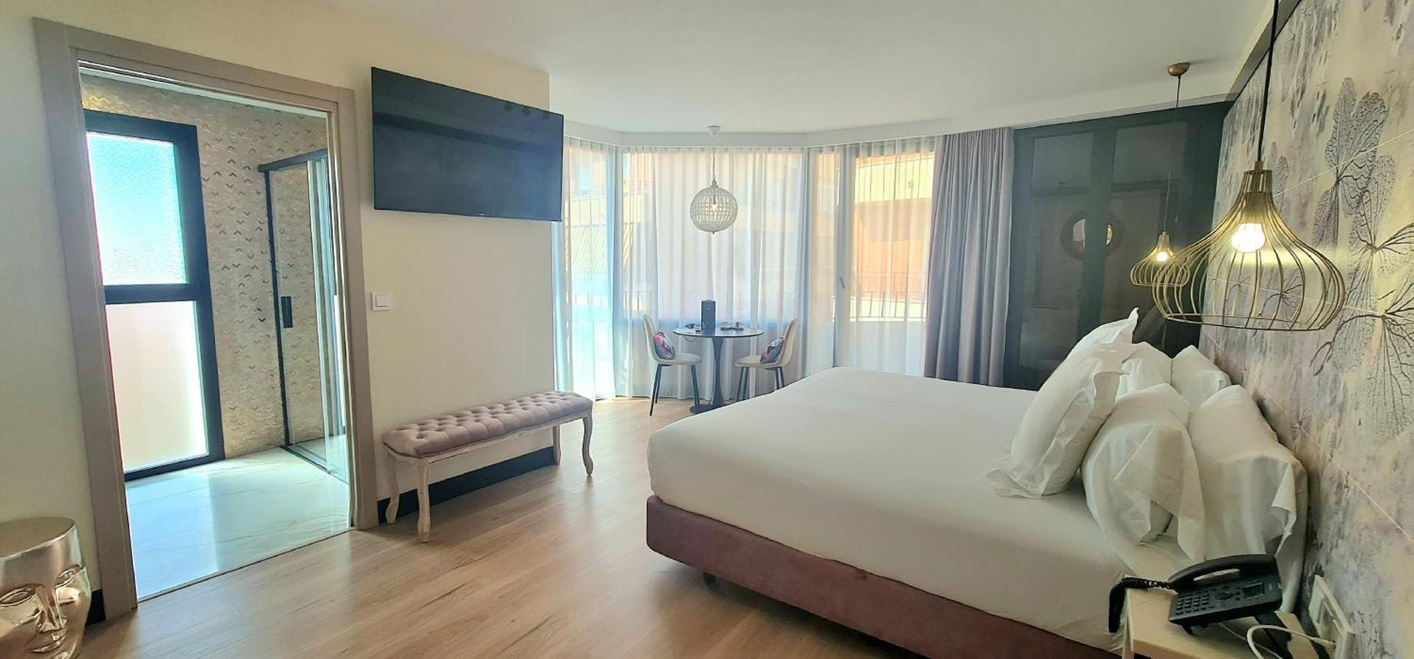 Hotel Suites Moma Centro Villanueva De La Serena Exteriör bild